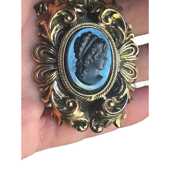 Lot of Two Pendant & Faux Cameo Necklace Sets Vintage Locket and Portrait - Picture 8 of 16